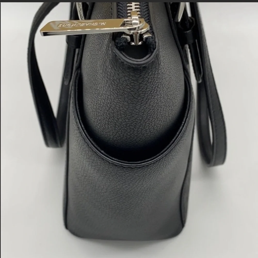 MICHAEL KORS CHARLOTTE LARGE TOP ZIP TOTE BLACK - Picture 4 of 16